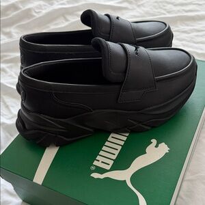 Puma Women’s Soaphyr Loafer, Black, Size 8